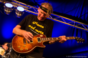 Bernd Koegler with Gary Moore's original The Heritage Les Paul